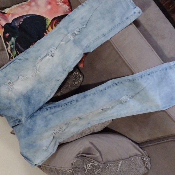 Jeans - Picture 1 of 3